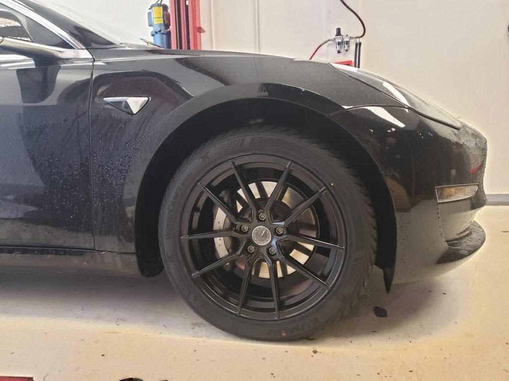 20191115_112054 Winter wheels and snow tires installed for Tesla at Speed Projects Lab in Richmond.