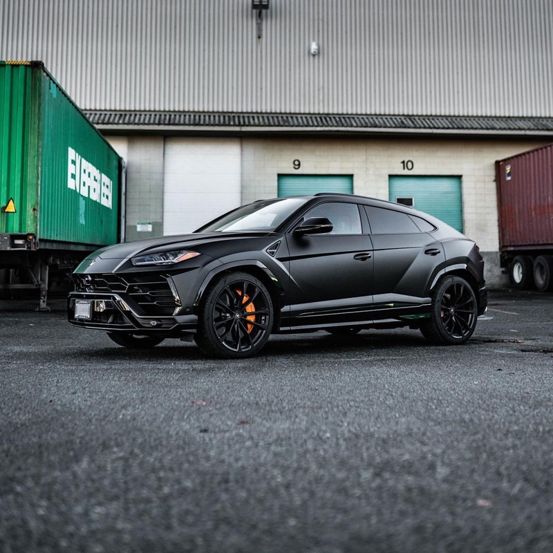 Lamborghini Urus colour change Matte Phantom Black diffuser wrapped in Gloss Black