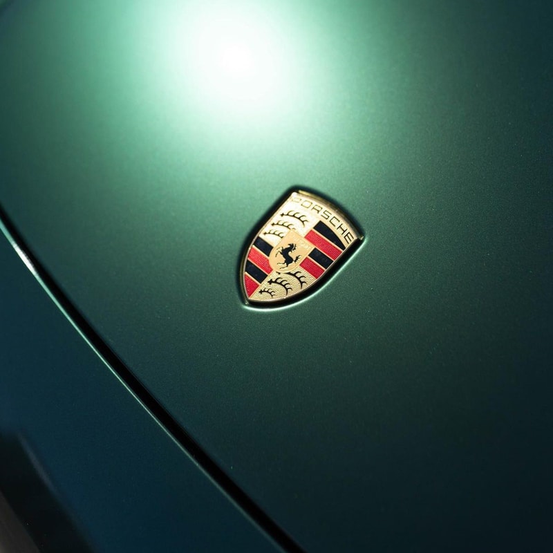 Porsche 992 - Metallic Midnight Green 1