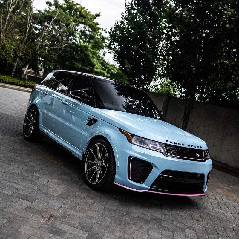 Range Rover SVR - Mclaren Fistral Blue with Sakura Pink Accent 2