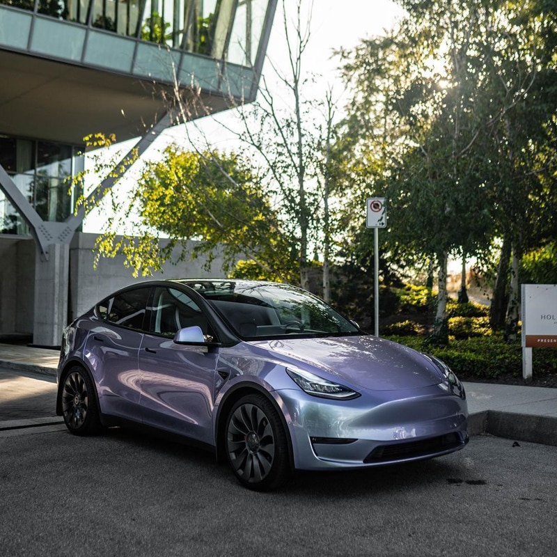 Tesla Model Y - Gloss Grey Crystal Purple 3