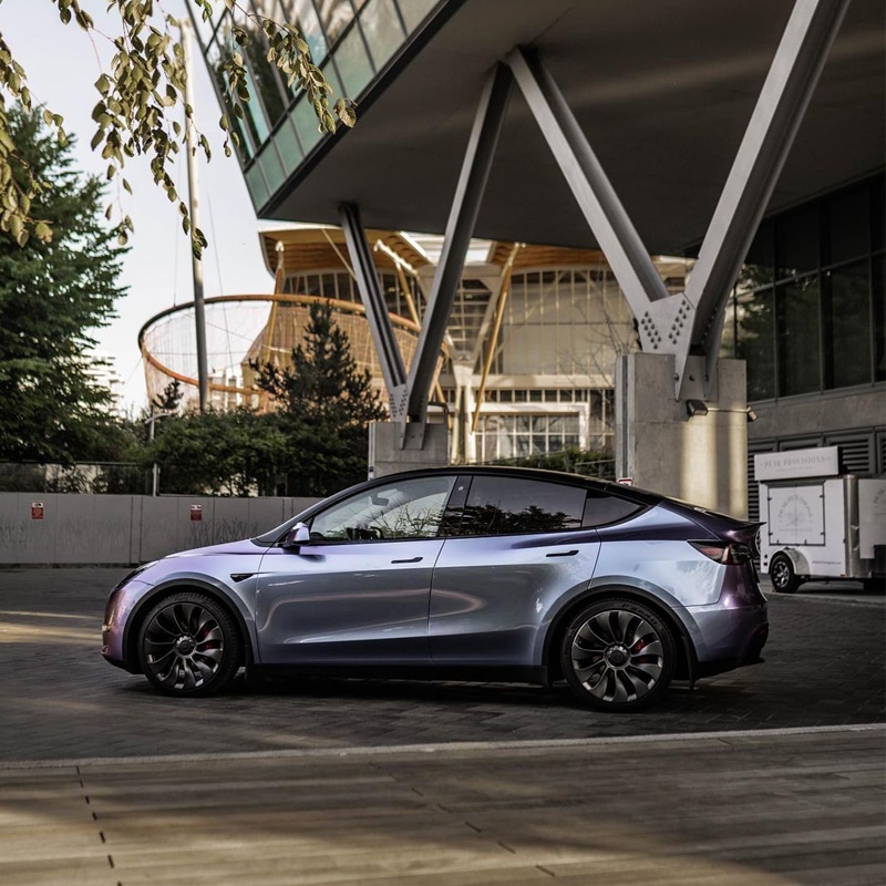 Tesla Model Y - Gloss Grey Crystal Purple 7