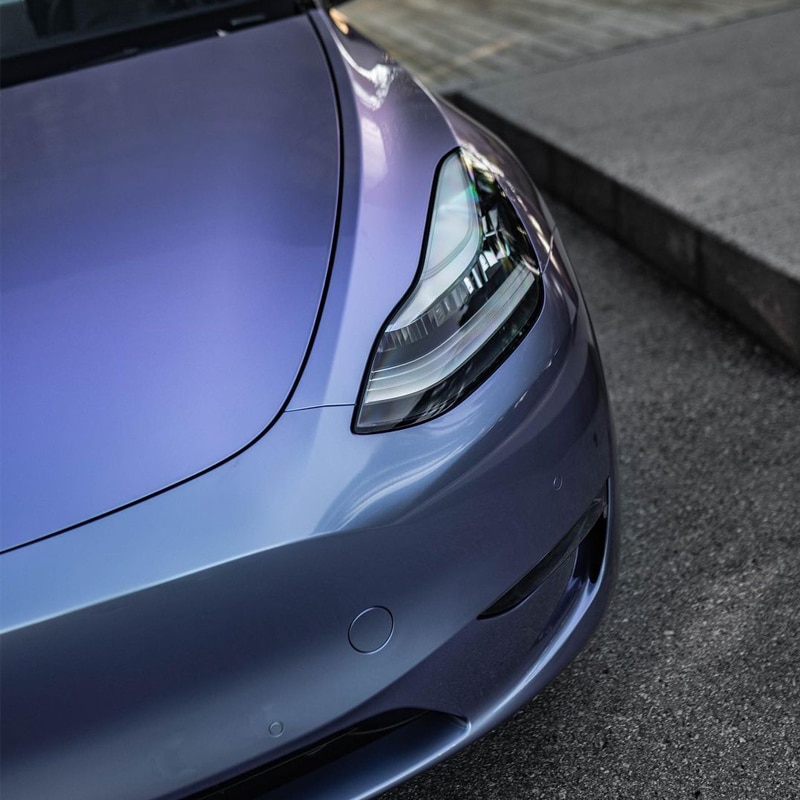 Tesla Model Y - Gloss Grey Crystal Purple 9