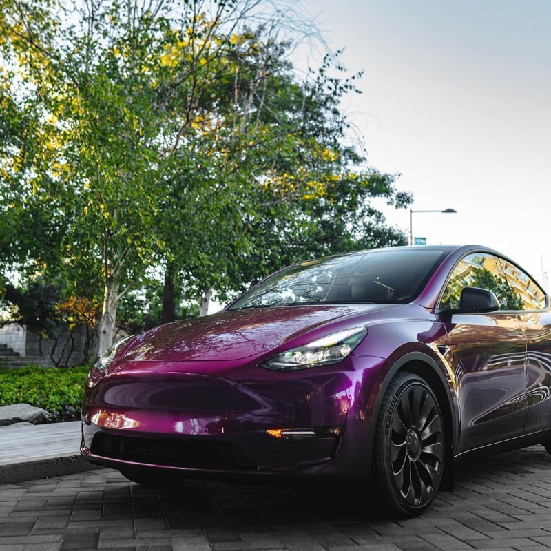 Tesla Y Performance - High Gloss Berry Pearl 3