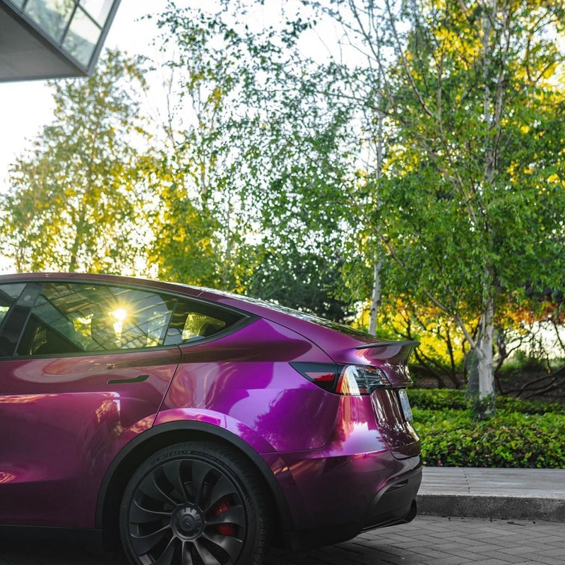 Tesla Y Performance - High Gloss Berry Pearl 4
