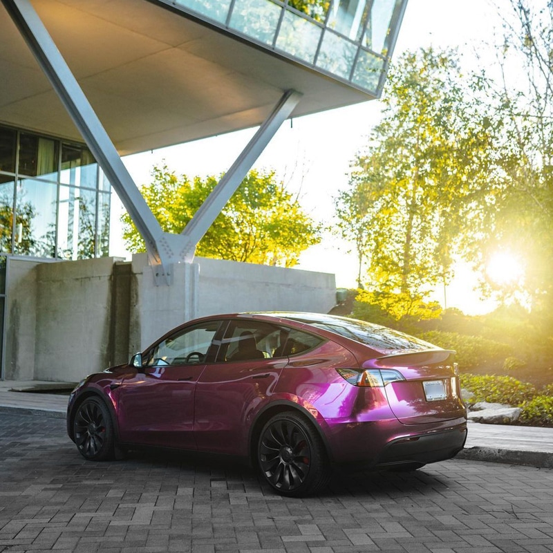 Tesla Y Performance - High Gloss Berry Pearl 5
