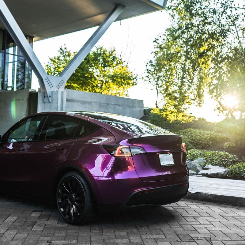 Tesla Y Performance - High Gloss Berry Pearl 9